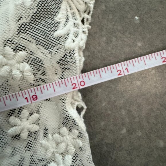 Abercrombie & Fitch women’s Crochet Crop Top - Picture 6 of 6